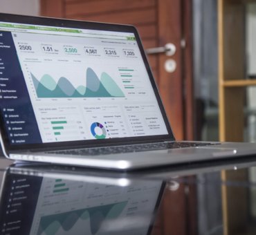 The Ultimate List of Internet Hosting Service Facts [Infographic]